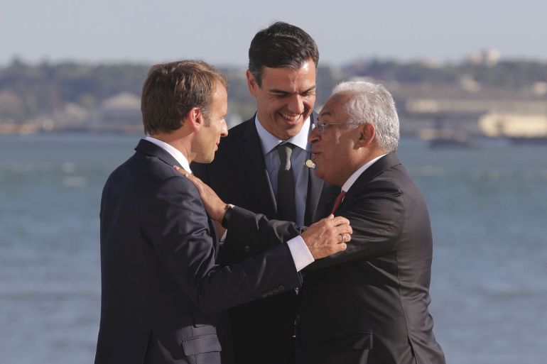 Antonio Costa (R), Presidente de Portugal junto a dos de los líderes más jovenes de la UE, Pedro Sanchez (46), Presidente de España y Emmanuel Macron (40) Antonio Costa (R), Presidente de Portugal junto a dos de los líderes más jovenes de la UE, Pedro Sanchez (46), Presidente de España y Emmanuel Macron (40)