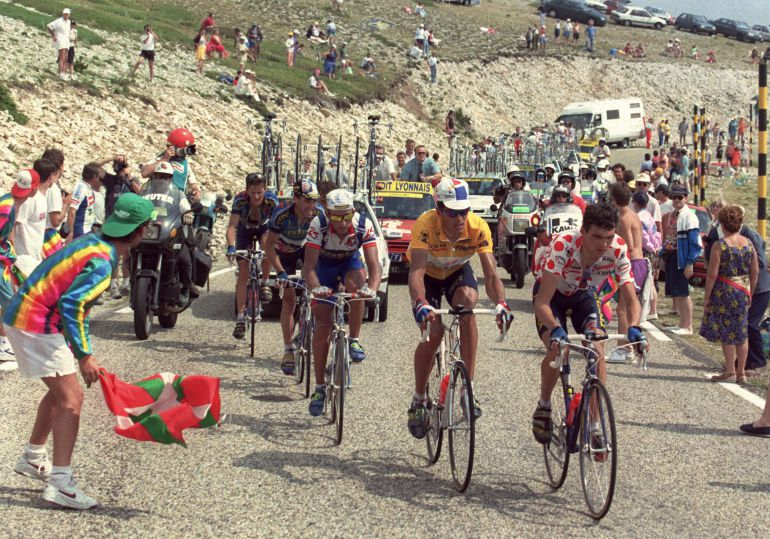 Armand de las Cuevas compitiendo con Miguel Indurain Armand de las Cuevas compitiendo con Miguel Indurain