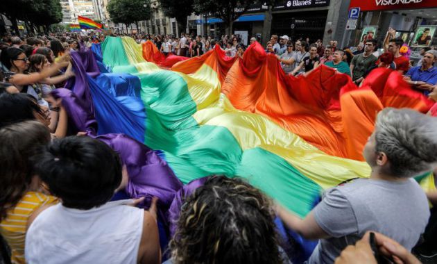 Manifestantes durante el Orgullo LGTBI Manifestantes durante el Orgullo LGTBI