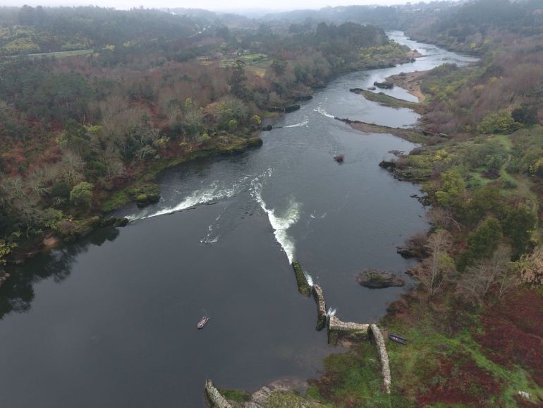 Búsqueda de un pescador luso en el río miño Búsqueda de un pescador luso en el río miño
