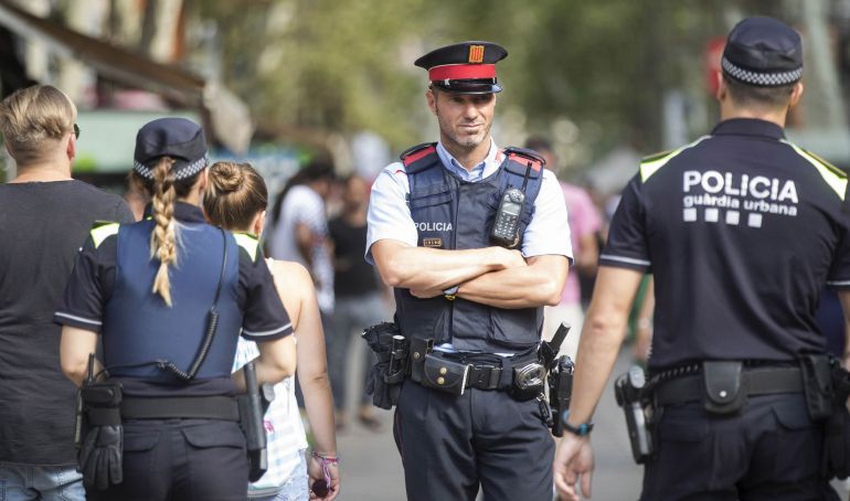 Cristóbal García, uno de los primeros agentes de los Mossos d´Esquadra en llegar al lugar del atentado terrorista. Cristóbal García, uno de los primeros agentes de los Mossos d´Esquadra en llegar al lugar del atentado terrorista.