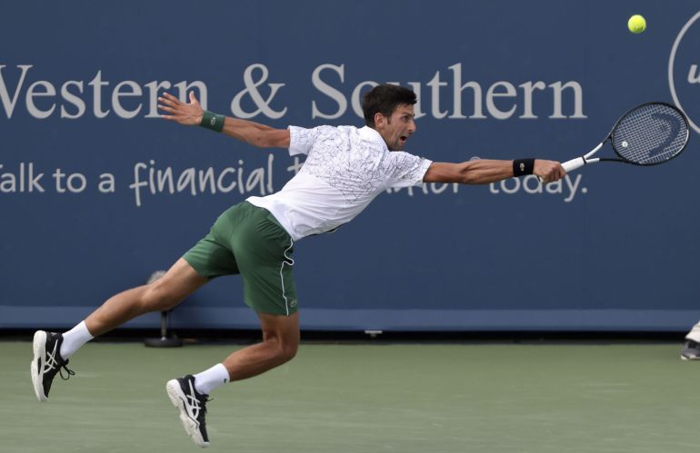 Djokovic, en una acción de la final contra Federer en Cincinnati Djokovic, en una acción de la final contra Federer en Cincinnati