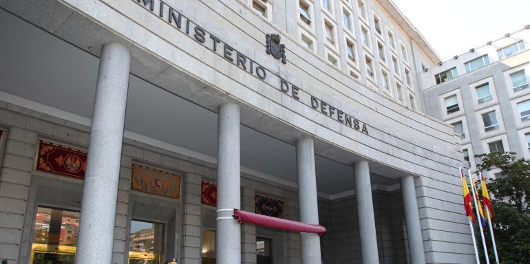 Edificio del ministerio de Defensa. Edificio del ministerio de Defensa.