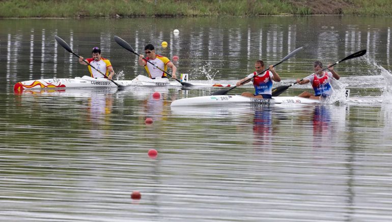 Los palistas españoles Francisco Cubelos e Iñigo Peña y los serbios Marko Tomicevic y Milenko Zoric, en el Mundial de Piragüismo sprint Los palistas españoles Francisco Cubelos e Iñigo Peña y los serbios Marko Tomicevic y Milenko Zoric, en el Mundial de Piragüismo sprint