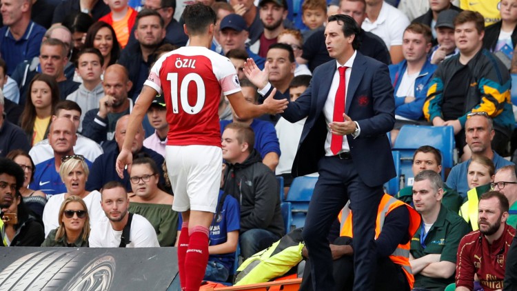 Emery aclara sus diferencias con Ozil