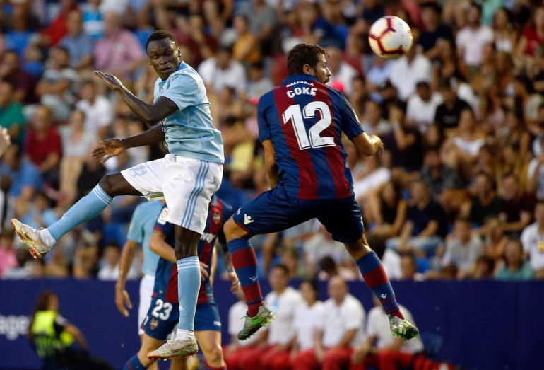 El delantero danés del Celta de Vigo, Pione Sisto y el defensa del Valencia, Jorge Andújar Moreno "Coke" El delantero danés del Celta de Vigo, Pione Sisto y el defensa del Valencia, Jorge Andújar Moreno "Coke"