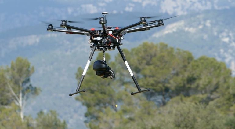 Una tecnología española permite replantar hasta 10.000 árboles en un día con drones.
Una tecnología española permite replantar hasta 10.000 árboles en un día con drones.