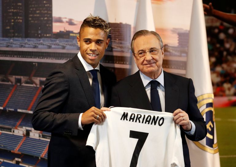 Mariano junto a Florentino en su presentación Mariano junto a Florentino en su presentación