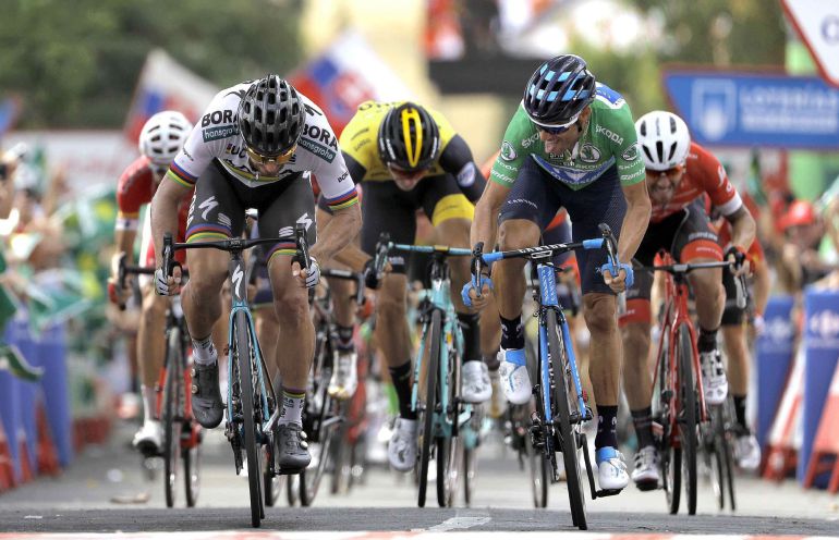 Valverde se impone a Sagan en la meta de Almadén. Valverde se impone a Sagan en la meta de Almadén.