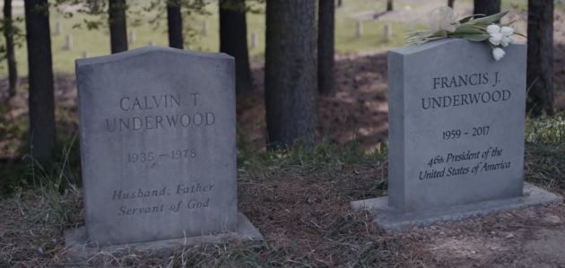 La tumba de Frank Underwood junto a la de su padre. La tumba de Frank Underwood junto a la de su padre.