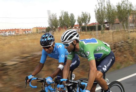 Valverde y Quintana hablan durante una etapa Valverde y Quintana hablan durante una etapa