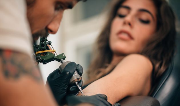 ¿Se puede donar sangre si tengo un tatuaje? ¿Se puede donar sangre si tengo un tatuaje?