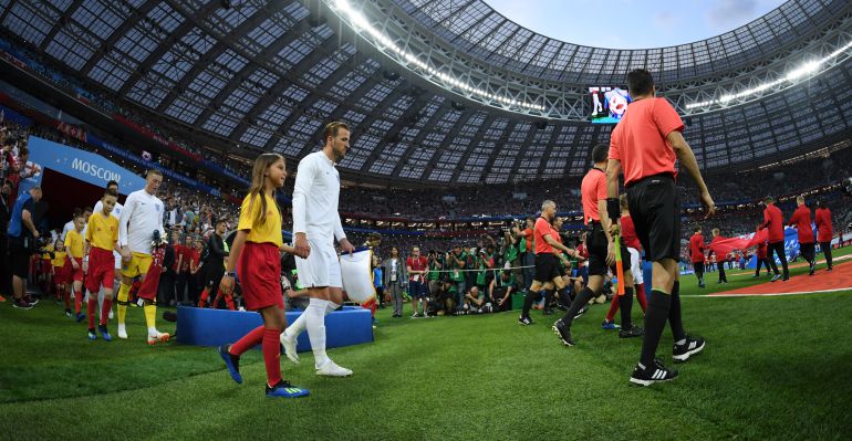 Harry Kane capitanea a Inglaterra justo antes del inicio de la semifinal del Mundial ante Croacia Harry Kane capitanea a Inglaterra justo antes del inicio de la semifinal del Mundial ante Croacia