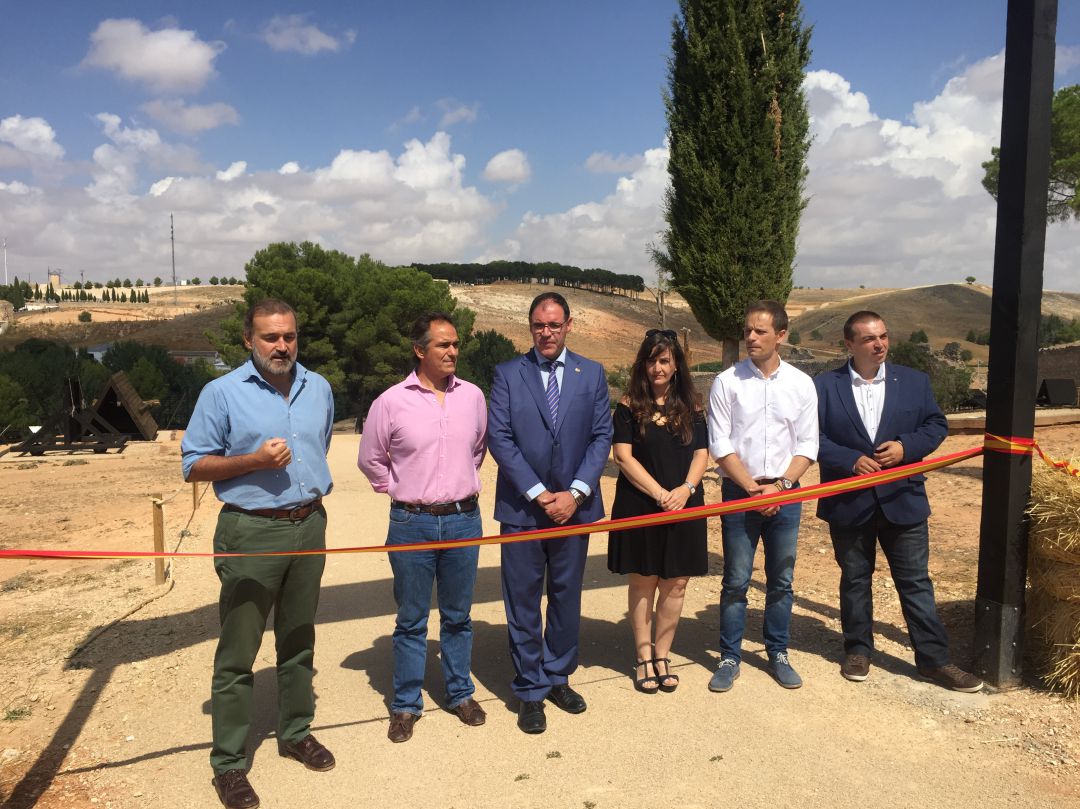 El Castillo de Belmonte inaugura el mayor parque temático sobre armas de asalto El Castillo de Belmonte inaugura el mayor parque temático sobre armas de asalto