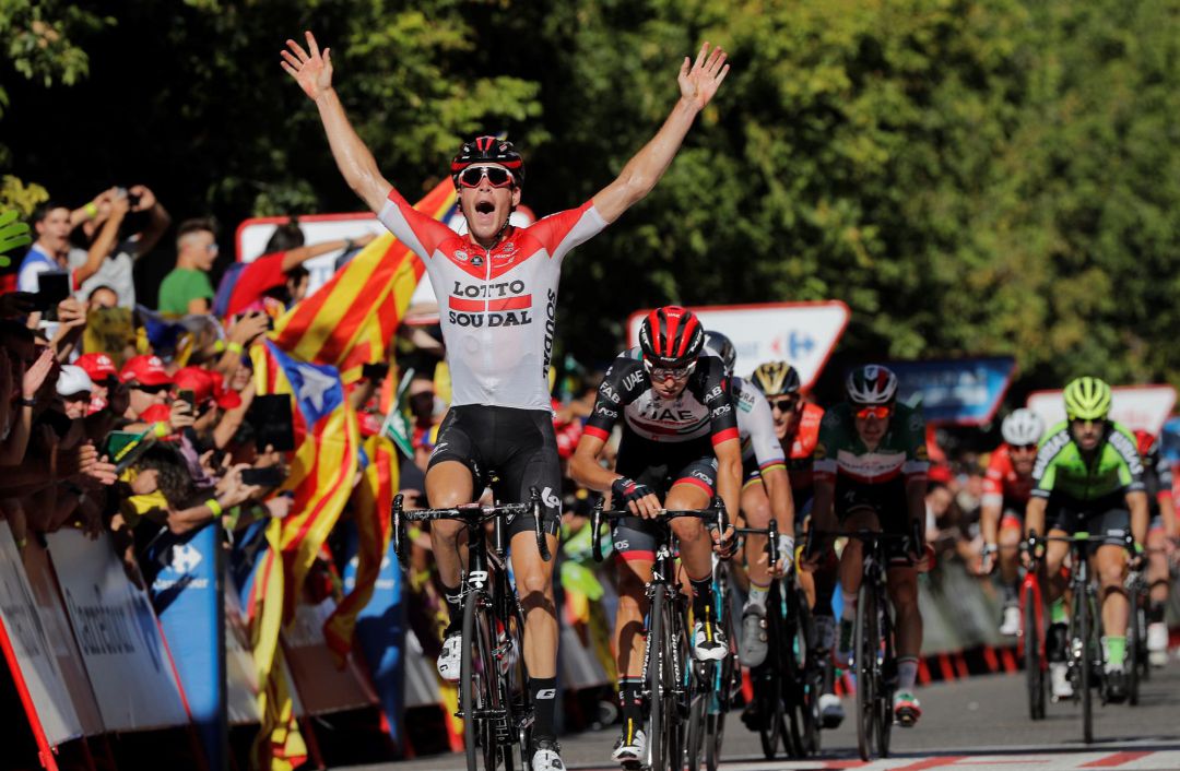 El ciclista belga Jelle Wallays se impone vencedor de la decimoctava etapa de la Vuelta. El ciclista belga Jelle Wallays se impone vencedor de la decimoctava etapa de la Vuelta.
