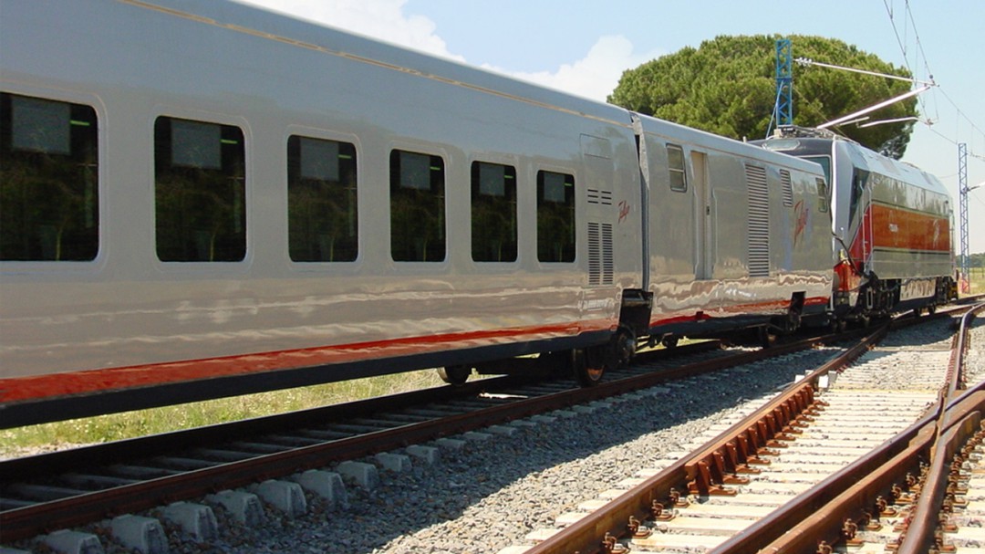 El talgo Granada-Madrid parará en Linares