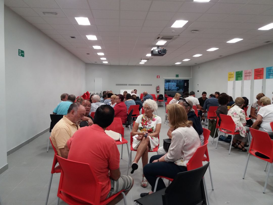 Primera jornada presencial celebrada en el Espacio Palmera Montero en la que han participado medio centenar de personas. Primera jornada presencial celebrada en el Espacio Palmera Montero en la que han participado medio centenar de personas.
