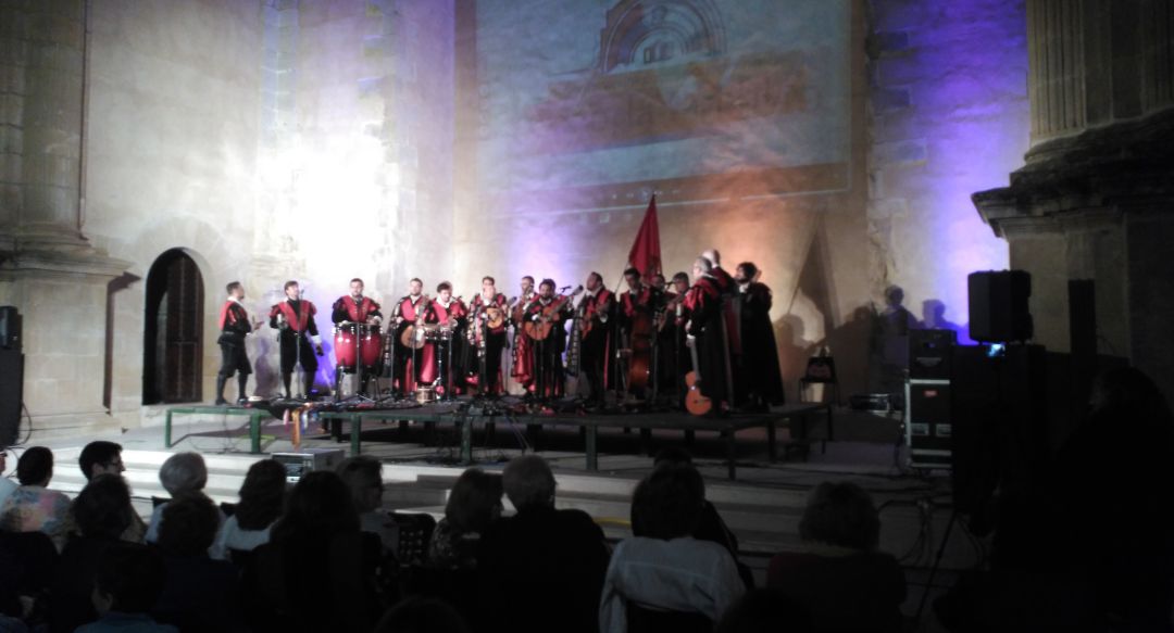 Tuna Compostelana, una de las participantes en el certamen de Cazorla Tuna Compostelana, una de las participantes en el certamen de Cazorla