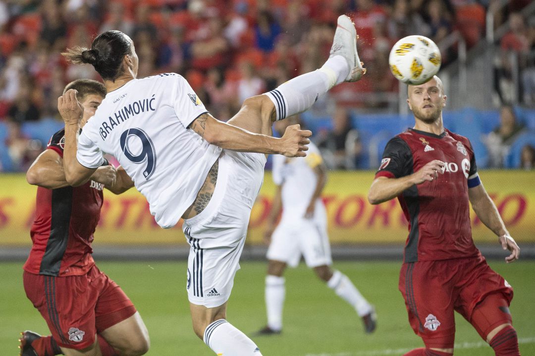 Remate de Ibra en su gol número 500 de esta noche en la MLS Remate de Ibra en su gol número 500 de esta noche en la MLS