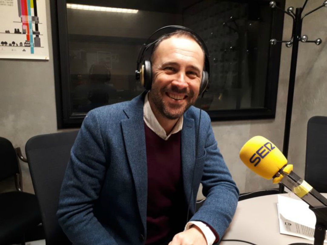 Denis Itxaso: "Las tesis nacionalistas sobre autogobierno son un retroceso" Denis Itxaso: "Las tesis nacionalistas sobre autogobierno son un retroceso"