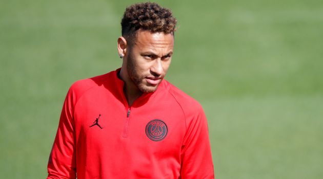 Neymar, durante un entrenamiento con el PSG Neymar, durante un entrenamiento con el PSG