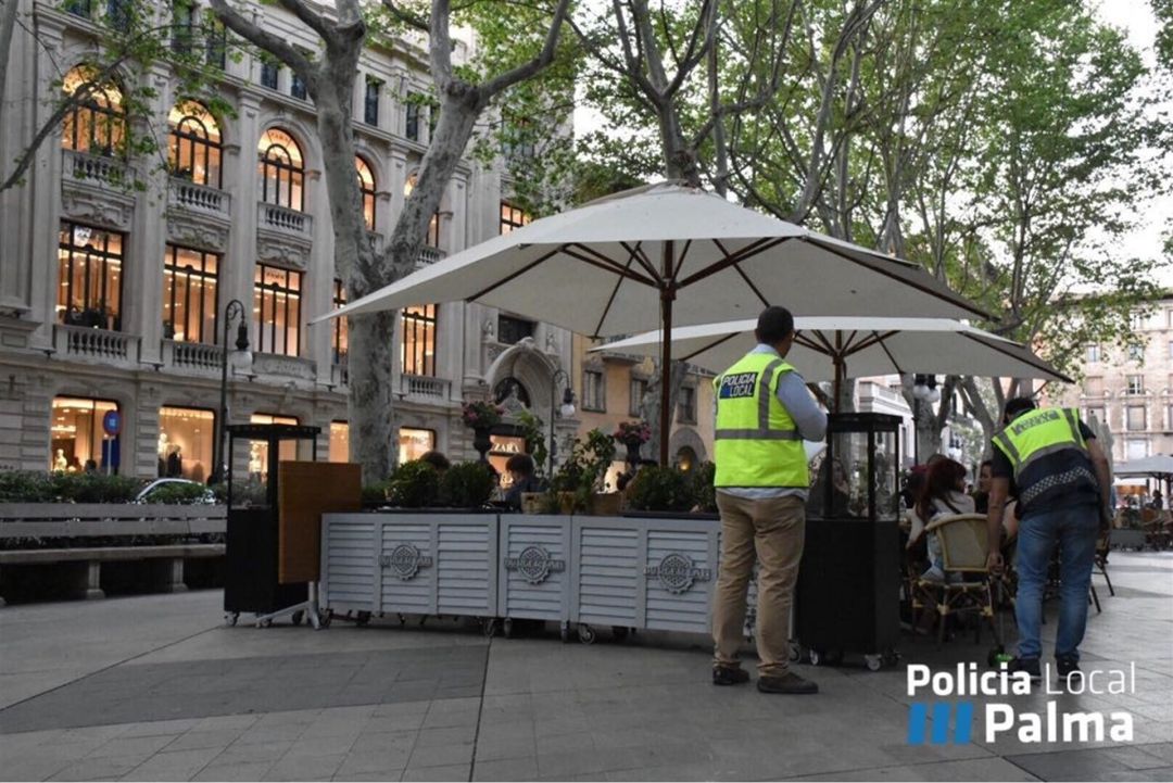 Sancionadas más de la mitad de las terrazas inspeccionadas por la Policía Local de Palma Sancionadas más de la mitad de las terrazas inspeccionadas por la Policía Local de Palma