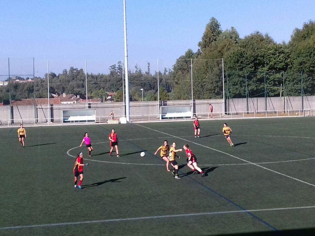 Durante esta xornada do Torneo Internacional en Santiago de Compostela, o conxunto ourensá, tivo a oportunidade de xogar contra as campionas da liga, Fillas de Breogán de A Coruña, as campionas da copa, Estrela Vermella de Santiago de Compostela, e as campionas europeas,Belgium Legends. Durante esta xornada do Torneo Internacional en Santiago de Compostela, o conxunto ourensá, tivo a oportunidade de xogar contra as campionas da liga, Fillas de Breogán de A Coruña, as campionas da copa, Estrela Vermella de Santiago de Compostela, e as campionas europeas,Belgium Legends.