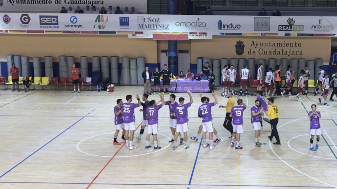 BM Guadalajara 31 Teucro 26: César Montes: "Este equipo va a dar mucha guerra" BM Guadalajara 31 Teucro 26: César Montes: "Este equipo va a dar mucha guerra"