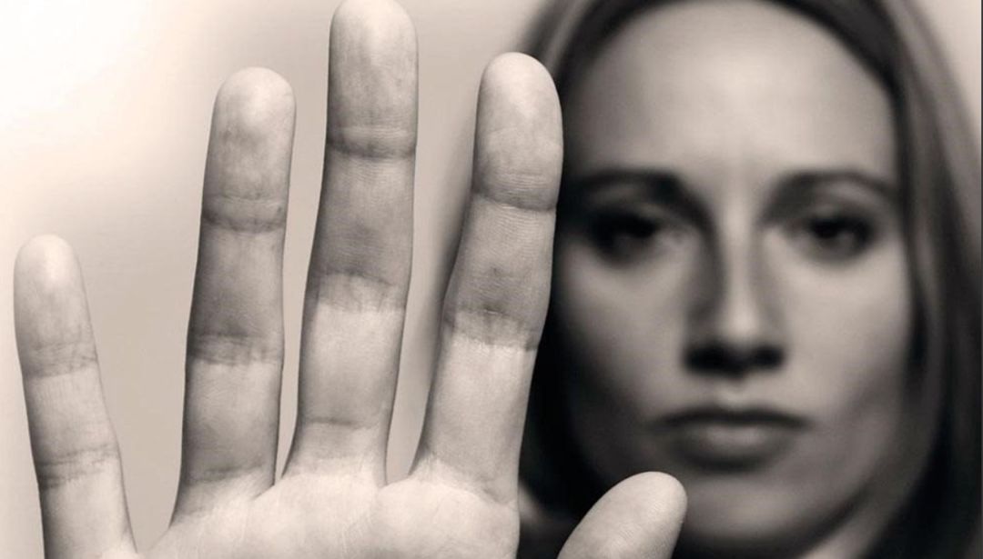 "La prostitución destruye a las mujeres" "La prostitución destruye a las mujeres"