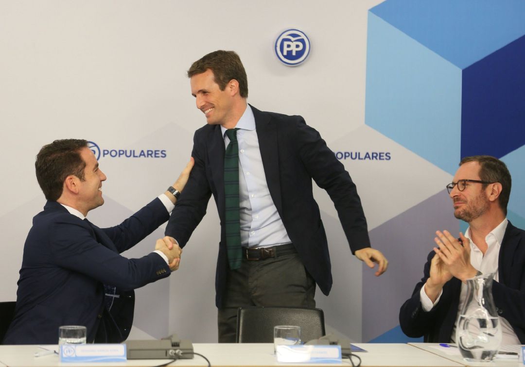 El PP respira aliviado y pasa al ataque