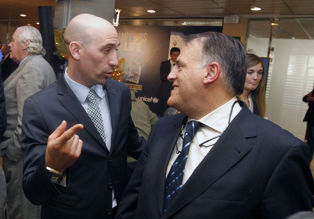 Tebas se piensa que es el dios del fútbol