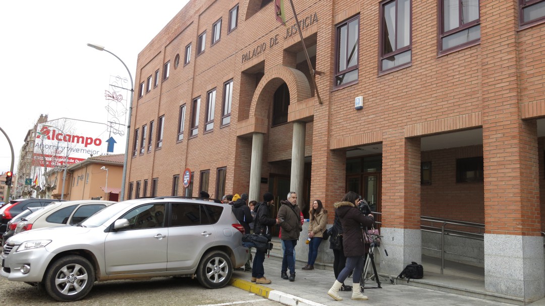 Imputados por delito continuado de agresión sexual