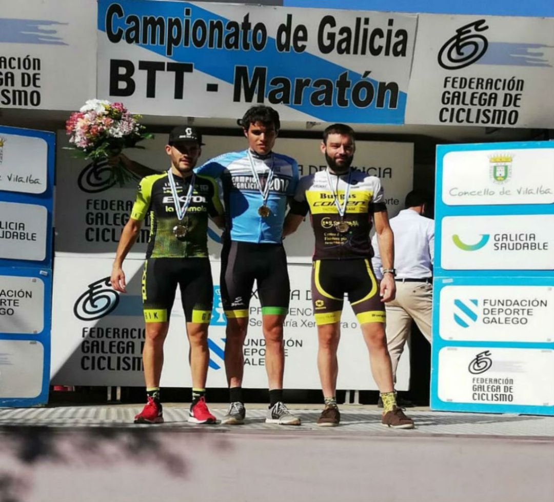 Doblete para el corredor del Club Ciclista de Maceda-Grupo Academia Postal, Saúl López. En el mes de julio, se proclamaba campeón gallego en Rali. Este fin de semana, campeón gallego absoluto de Maratón. Doblete para el corredor del Club Ciclista de Maceda-Grupo Academia Postal, Saúl López. En el mes de julio, se proclamaba campeón gallego en Rali. Este fin de semana, campeón gallego absoluto de Maratón.