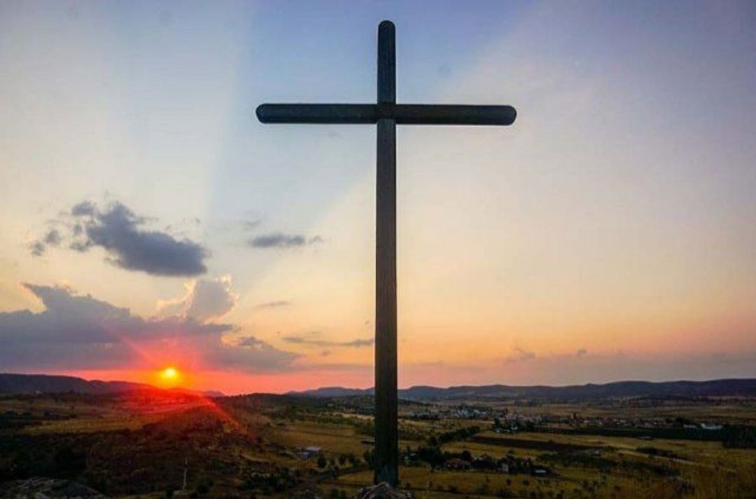Atardecer desde el Paraje de la Cruz de Mayo de Brazatortas Atardecer desde el Paraje de la Cruz de Mayo de Brazatortas
