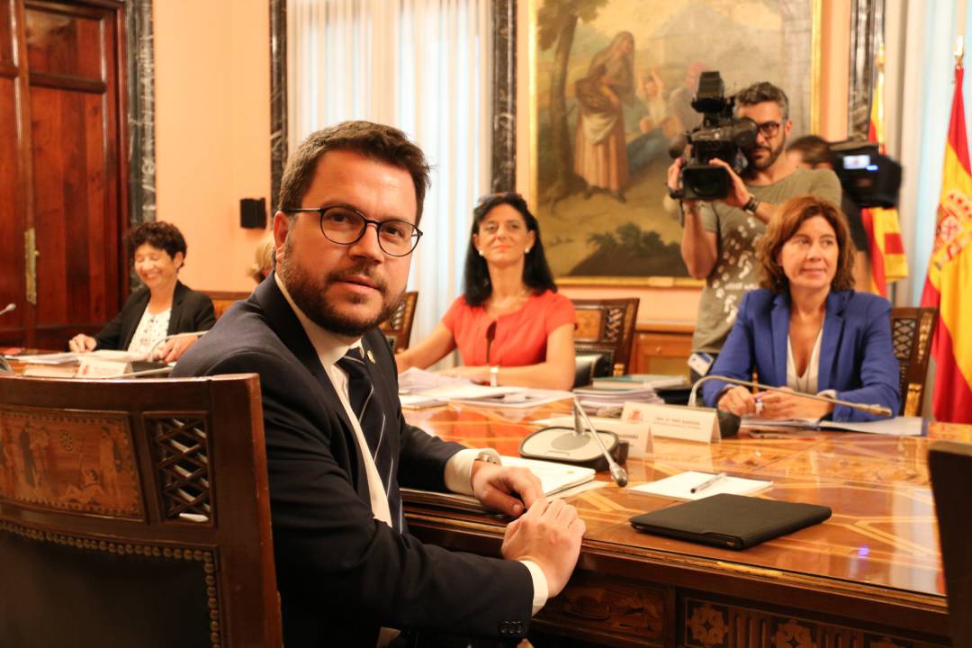 El vicepresident del Govern, Pere Aragonès, y la secretaria de Estado de Hacienda, Inés María Bardón, en la Comisión MIxta de Asuntos Económicos El vicepresident del Govern, Pere Aragonès, y la secretaria de Estado de Hacienda, Inés María Bardón, en la Comisión MIxta de Asuntos Económicos