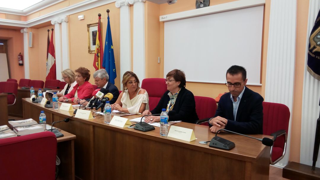 Presentación del libro "El catastro de Ensenada" en el Ayuntamiento de Medina del Campo Presentación del libro "El catastro de Ensenada" en el Ayuntamiento de Medina del Campo