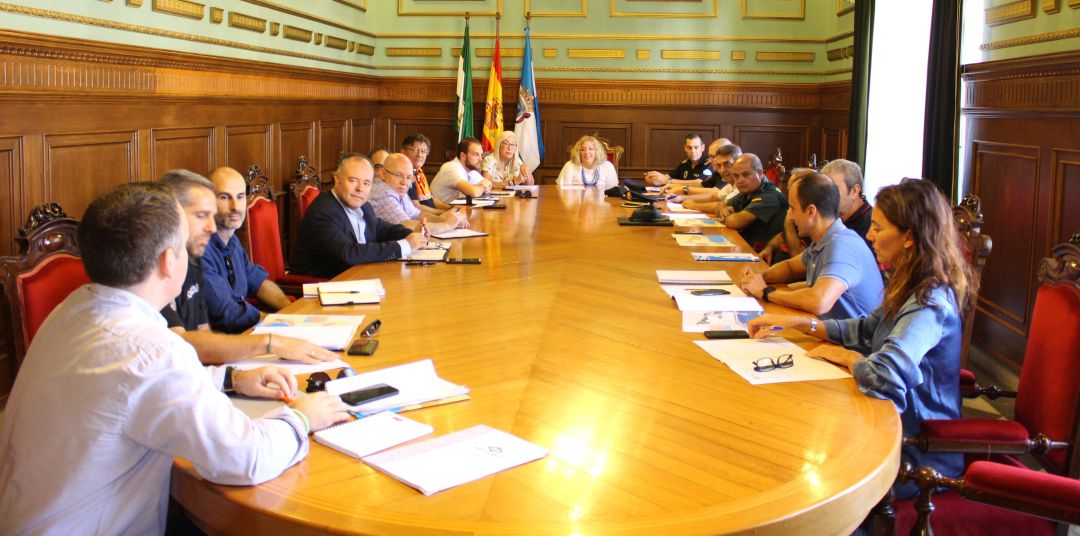 La alcaldesa de Motril, Flor Almón, y la teniente alcalde de Seguridad ciudadana presiden la reunión de la Junta Local de Seguridad La alcaldesa de Motril, Flor Almón, y la teniente alcalde de Seguridad ciudadana presiden la reunión de la Junta Local de Seguridad
