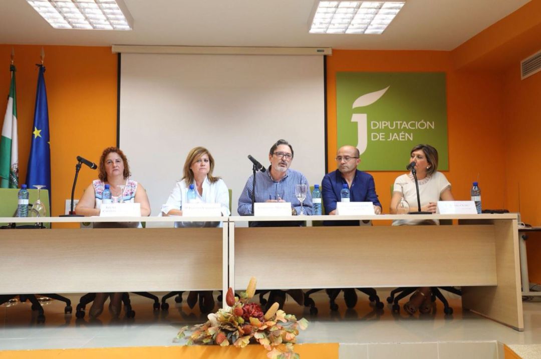 Alcaudete acoge el primer acto conmemorativo de los servicios sociales en 40 años de democracia Alcaudete acoge el primer acto conmemorativo de los servicios sociales en 40 años de democracia