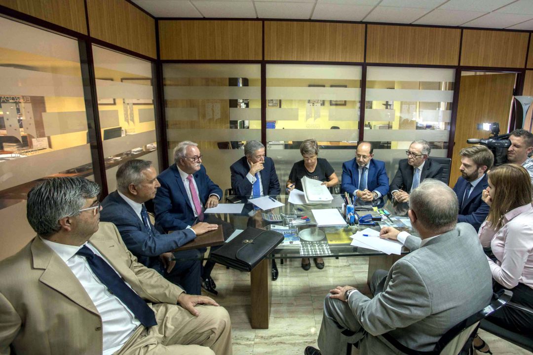 Una decena de empresas dispuestas a instalarse ya en el aeropuerto Una decena de empresas dispuestas a instalarse ya en el aeropuerto