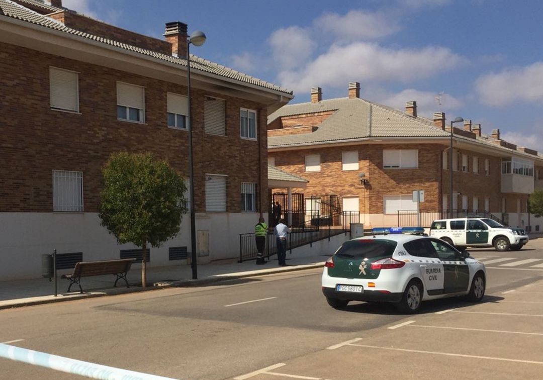 La Guardia Civil trata de entrar en una casa en Arcas ante un posible atrincherado