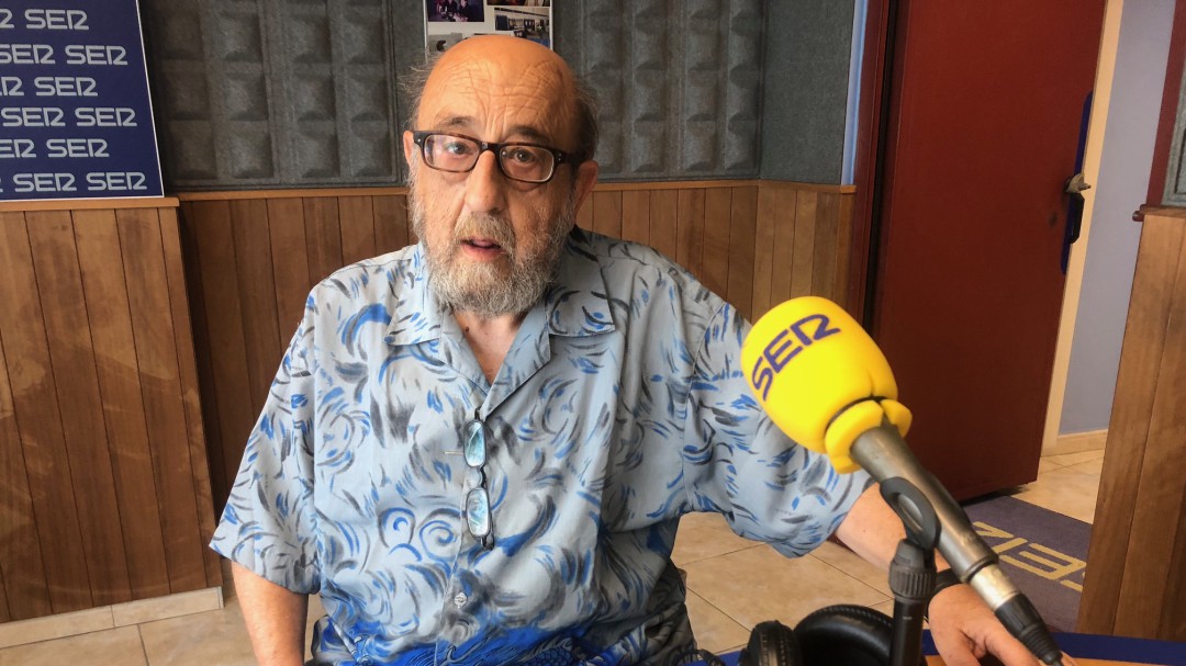 Toni Roca presenta la tercera entrega de su saga de poesía erótica