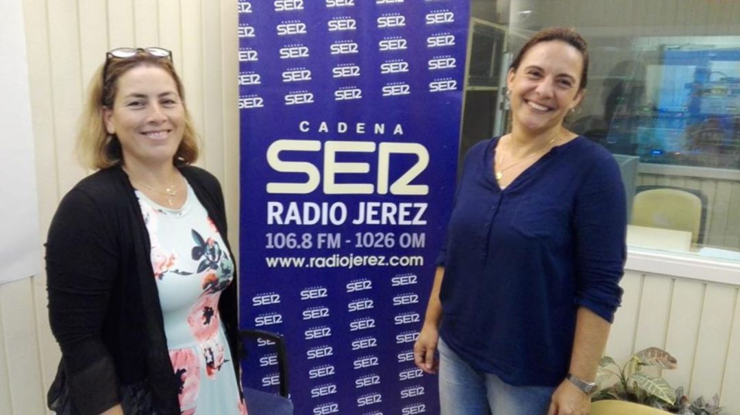 La presidenta y la directora técnica de Asfanuca, en los estudios de Radio Jerez La presidenta y la directora técnica de Asfanuca, en los estudios de Radio Jerez