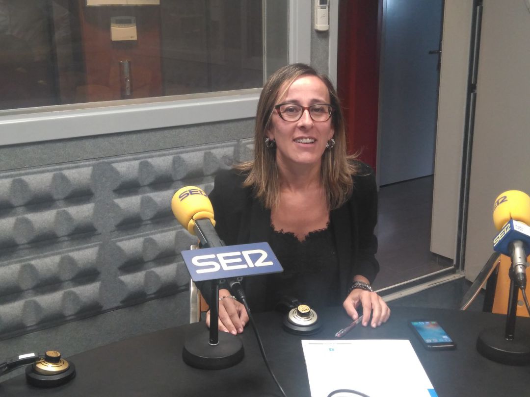 Ethel Vázquez durante su entrevista en Radio Vigo Ethel Vázquez durante su entrevista en Radio Vigo
