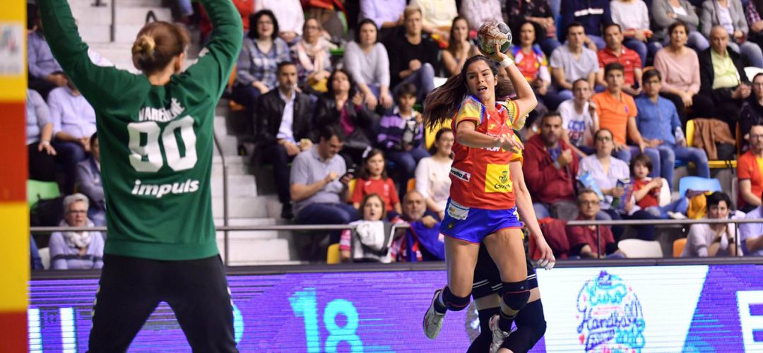 España empieza a preparar en Leganés el Europeo que se disputará en Francia en el mes de diciembre. España empieza a preparar en Leganés el Europeo que se disputará en Francia en el mes de diciembre.