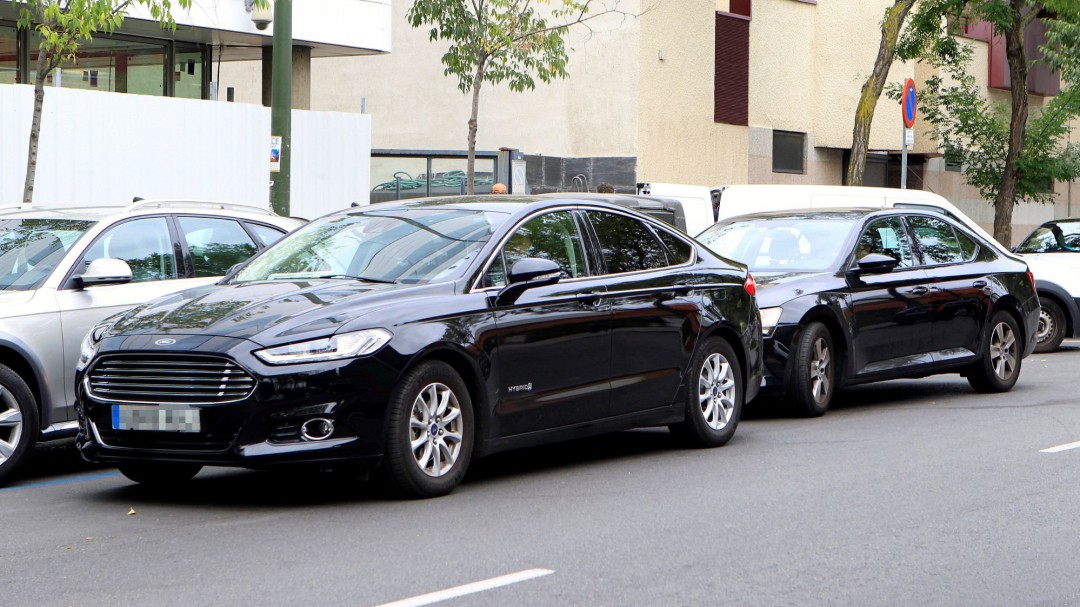 Uber y Cabify protestan por un posible cambio de regulación