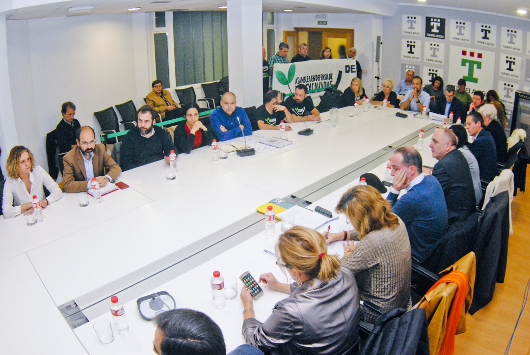 Sala de juntas donde se celebran los plenos municipales Sala de juntas donde se celebran los plenos municipales