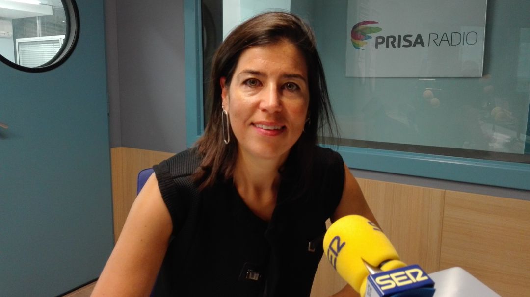 Anna Nadal als estudis de Ràdio Lleida Anna Nadal als estudis de Ràdio Lleida