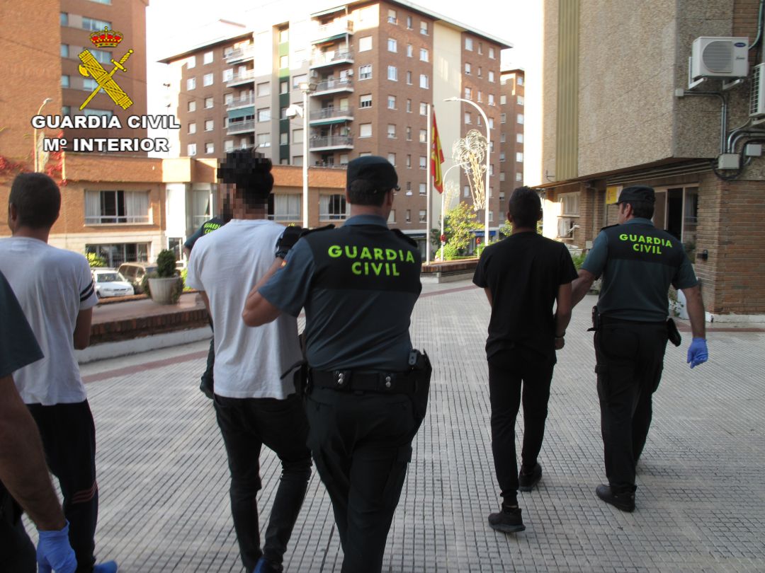 Traslado de los detenidos a la Comandancia de la G. Civil Traslado de los detenidos a la Comandancia de la G. Civil