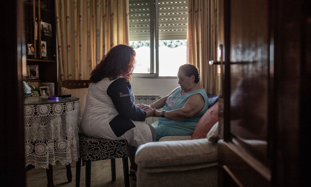 Una mujer tiene que trabajar 52 días más al año para cobrar lo mismo que un hombre en España, según Oxfam Intermón Una mujer tiene que trabajar 52 días más al año para cobrar lo mismo que un hombre en España, según Oxfam Intermón