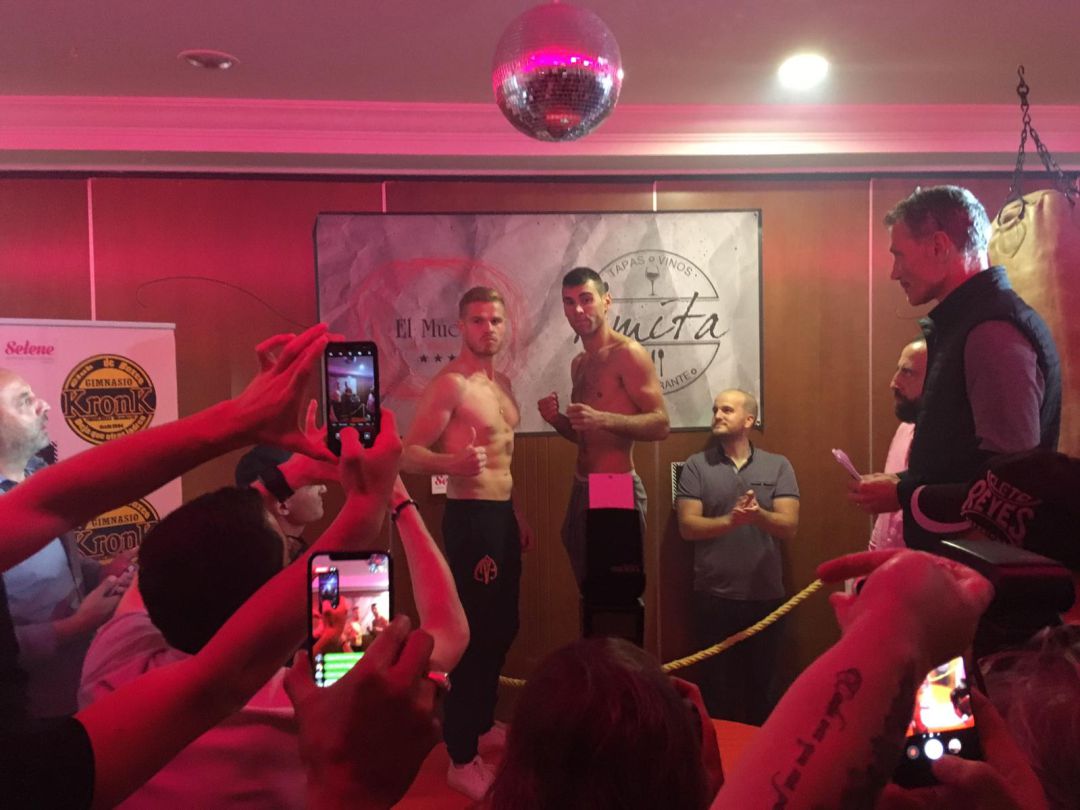 El Niño, a la derecha en la foto, dio 69.8 Kg justos en el pesaje. Beaussire 69,5. El Niño, a la derecha en la foto, dio 69.8 Kg justos en el pesaje. Beaussire 69,5.